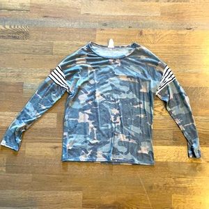 Long sleeve camo T